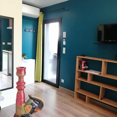 Neuf Apartment *
